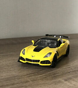 yz͌^ fJ[ V{[VFr[RxbgXP[^foC[^[}bNX2019 chevrolet chevy corvette zr 1 car 139 scale metal model by motormax