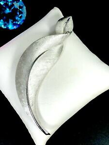 �y���������z�͌^�� ���f���J�[ �N���E���g���t�@���V���o�[�g�[���t���[�����J�[���[���[�t�u���[�`beautiful fall 597ms crown trifari silver tone floral finish curly leaf brooch