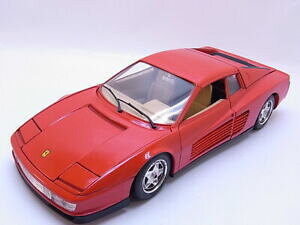 �y���������z�͌^�� ���f���J�[ �u�u���S�t�F���[���e�X�^���b�T�v�����f���J�[70871 bburago ferrari testarossa 1984 in red approx 24,5 cm model car 118