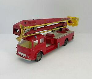 �y���������z�͌^�� ���f���J�[ �R�[�M�[�C���O�����h�x�b�h�t�H�[�h�T�C�����V���m�[�P���o�X�P�b�g29591 corgi toysenglandbedford simon snorkel basket fireman 143