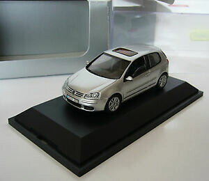 yz͌^ fJ[ V[RStVo[schuco golf silver 1 43 ovp