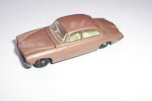 �y���������z�͌^�� ���f���J�[ �}�b�`�{�b�N�X���X�j�[�W���K�[�X�P�[��matchbox lesney jaguar mk 10 scale car