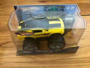 �y���������z�͌^�� ���f���J�[ �z�b�g�z�C�[�������R���C�G���[�t�H�[�h�}�X�^���O�R���Z�v�g�X�P�[��hot wheels remote control car, yellow ford mustang gt concept, scale 124