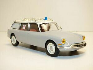 �y���������z�͌^�� ���f���J�[ �V�g���G���u���[�Ncitroen ds id19 break ambulance 143