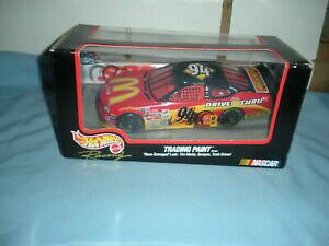 �y���������z�͌^�� ���f���J�[ �z�b�g�z�C�[���g���[�f�B���O�y�C���g�V���[�Y�r���G���I�b�g�}�N���[�X�_���[�W���b�N1999 hot wheels trading paint series bill elliott mcds race damaged look 124