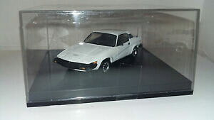 yz͌^ fJ[ gtB[gCAttrofeu 143 triumph tr7