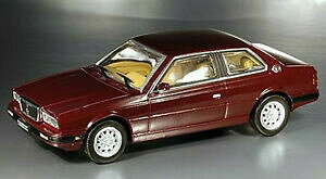 yz͌^ fJ[ }ZeBr^[{bhXP[vXcb17 maserati biturbo 1982 red 143 scale on plynth