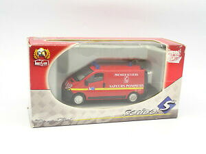 yz͌^ fJ[ \htHCA[F[m[gtBbNGXeqtFsolido feuerwehr 150 renault trafic erste hilfe