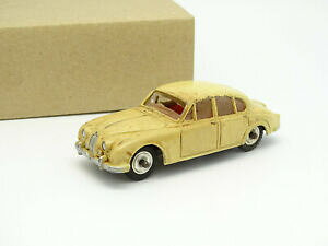 �y���������z�͌^�� ���f���J�[ �f�B���L�[�g�C�Y�C���O�����h�W���K�[dinky toys england 143 jaguar mki 34l 195