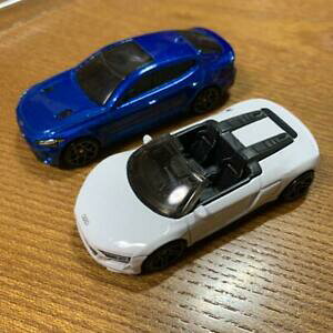 yz͌^ fJ[ zbgzC[AEfBZbghot wheels audi r8 kia 2 sets