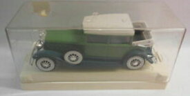 【送料無料】模型車 モデルカー スケールメタルモデルキャデラックsolido 143 scale metal model so149 cadillac v16 1931 green
