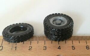 yz͌^ fJ[ ^CcCzC[48 tyres, 24 twin wheels on rim 21x11mm