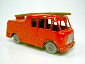 yz͌^ fJ[ }b`{bNX[EFU[GWO[zC[S[fwbhmatchbox rw 09c merryweather fire engine grey wheels golden head