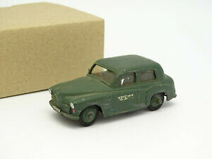 �y���������z�͌^�� ���f���J�[ �f�B���L�[�g�C�Y�C���O�����h�q���}���~���N�X�~���^�[��dinky toys england r 143 hillman minx militare