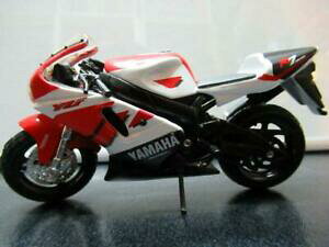 yz͌^ fJ[ ~Xg}CXg}nXP[mist maisto yamaha yzf r7 118 scale