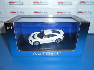 yz͌^ fJ[ I[gA[g[^X[bpzCgaa55358 by autoart lotus europa s white 143