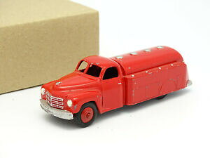 �y���������z�͌^�� ���f���J�[ �f�B���L�[�g�C�Y�C���O�����h�X�`���[�h�x�[�J�[�Z���o�g�C�I�y�g�����G�����b�\dinky toys england r 143 studebaker serbatoio petroliera rosso