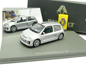 【送料無料】模型車 モデルカー ルノークリオスポーツシルバーuniversal hobbies uh 143 renault clio sport v6 silver 1998