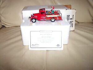 yz͌^ fJ[ }b`{bNXT^tH[hf[[{bNX1997 matchbox santas fire engine 1932 ford model aa mib ysc04 mailer box