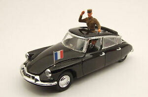 �y���������z�͌^�� ���f���J�[ �V�������h�S�[�����f�����Icitroen ds19 charles de gaulle 1960 with figure 143 model rio4114p rio