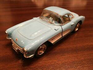 �y���������z�͌^�� ���f���J�[ �~�X���V�{���[�R���x�b�gmisura e misura e136 chevrolet corvette 1957