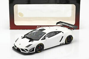 yz͌^ fJ[ {M[jKhzCgI[gA[glamborghini gallardo gt3 fl2 year 2013 white 118 autoart