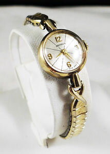 yzrare mid century 1960s benrus mid century modern delicate wrist watch runs
