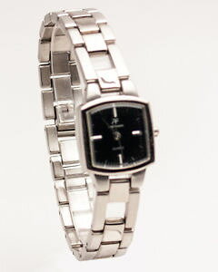 �y���������zandre francoiswomens stainless steel silver tone metal links analog watch
