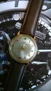 yz1960s vintage gold tone waltham swiss made wrist watch