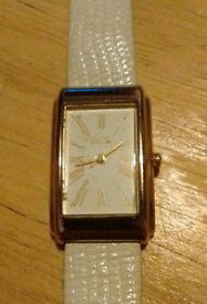 【送料無料】vintage 1990 guess ladies curvex watch, running with battery f