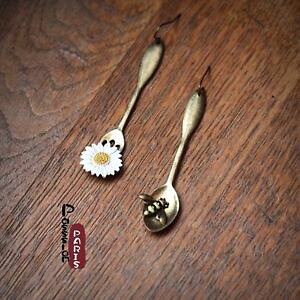 yzsAX@sAX@S[fXv[tH[NfCW[zCgIWiohrringe golden lffel gabel biene gnseblmchen wei original e1