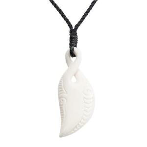 �y���������z�l�b�N���X�@�n���h�}�I���y���_���g�l�b�N���X81stgeneration sculpt la main os maori pikorua tortillon collier pendentif
