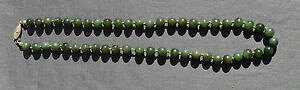 �y���������z�l�b�N���X�@�q�X�C�_�[�N�O���[���r�[�Y�J���[collier en perles noues de jade vert fonc chine