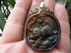 �y���������z�l�b�N���X�@���C�I��pendentif jade sculpt dun lion sur beliere argentee