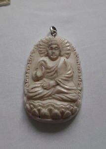�y���������z�l�b�N���X�@�N���G�C�V�����y���_���g�`�x�b�g���Nagnes creations pendentif bouddha bouddhiste tibet yak en os sculpte main