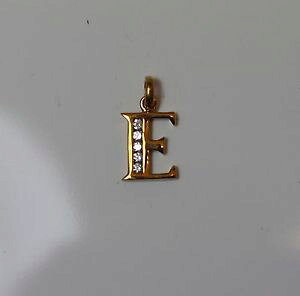 �y���������z�l�b�N���X�@�y���_���g�V���v���S�[���h���b�Lpendentif initiale simple lettre e en plaqu or serti de strass ide cadeaux