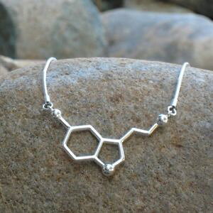 �y���������z�l�b�N���X�@�N�����v�z�������Z���g�j���N�����vas fr21042 pendentif bijoux hormone collier serotonin molecules colliers metal