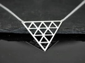 【送料無料】ネックレス　シルバーモダンネックレスcollier avec graphique triangle pendentif argent minimal moderne