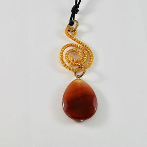 �y���������z�l�b�N���X�@�J�l���[�v���[�v�A���~pendentif aluminium avec cornaline rouge et corde corde cir noir
