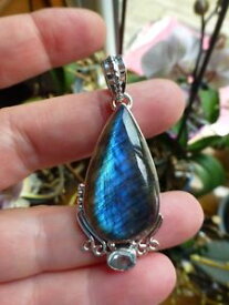 【送料無料】ネックレス　シルバーパンチペンダントbeau pendentif avec labradorite en argent 925 poinon