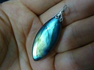 yzlbNX@y_gpendentif protection labradorite 9,5gr 47,5cts ref 9115