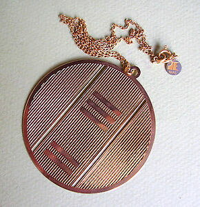 �y���������z�l�b�N���X�@�W���b�N1921 jacques esterel pendentif poemes metalliques circa 1971
