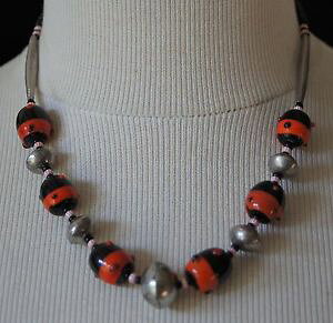 �y���������z�l�b�N���X�@�K���X�y�[�X�g�z���C�g���^���A�t���Jcollier ras de cou afrique perles en pte de verre et en mtal blanc