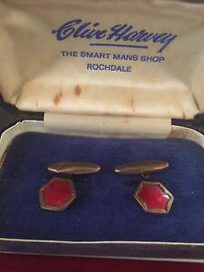 yzYANZT?@re[WGiS[hg[JtX{^v[e[V{bNXvintage enamel gold tone cufflinks original presentation box