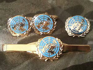 �y���������z�����Y�A�N�Z�T��?�@�J�t�X�����N�o�b�W�l�N�^�C�s���Z�b�gunited nations blue un cufflinks, badge, tie clip military gift set