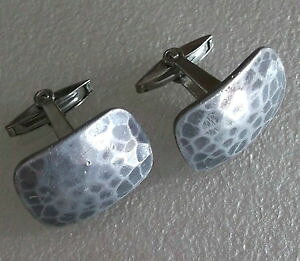 �y���������z�����Y�A�N�Z�T��?�@�r���e�[�W�����Y�J�t�����N�X�G���{�Xcufflinks vintage mens cuff links 1980s mod embossed dark silvertone metal