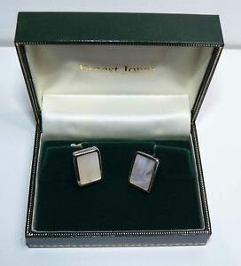 yzYANZT?@uh{bNXX^[OVo[JtNXA[lXgW[Ybrand in box, sterling silver cufflinks, mother of pearl, ernest jones