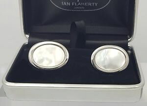 �y���������z�����Y�A�N�Z�T��?�@�z���C�g�p�[���J�t�����N�X�J�t�X�{�^��oval white pearl cufflinks men or women father of the bride trendy cufflinks