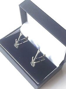 【送料無料】メンズアクセサリ? エレクトリックギターハンドメイドピューターカフリンクスelectric guitar music instrument hand made pewter cufflinks n324