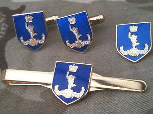 【送料無料】メンズアクセサリ? ロイヤルカフスボタンバッジネクタイクリップセットroyal signals cufflinks, badge, tie clip gift set